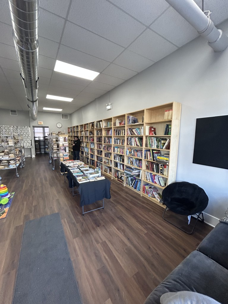 mission-curiosity-bookstore